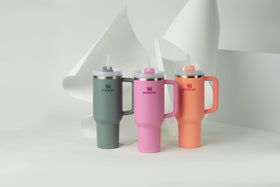 STANLEY Quencher H2.0 car cup holder-fit dimensions showcased.