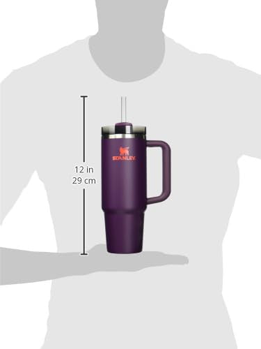 Narrow base of STANLEY Quencher H2-0 fits most cup holders for travel.
