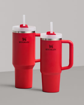 STANLEY Quencher H2.0 fits car cup holders for easy access.