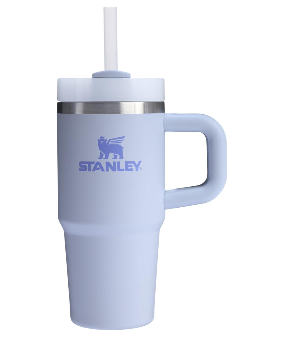 STANLEY Quencher H2.0 tumbler handle enables easy daily carrying.