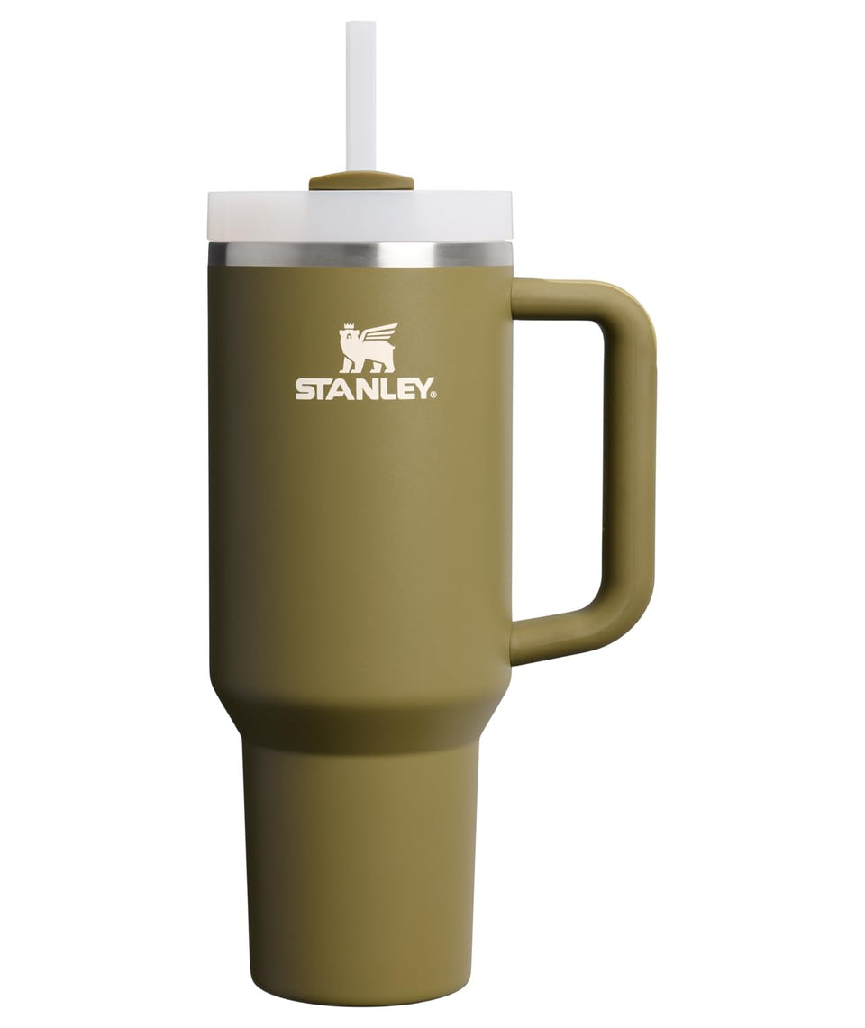 STANLEY Quencher H2.0 40 oz with handle keeps drinks cold on the go.