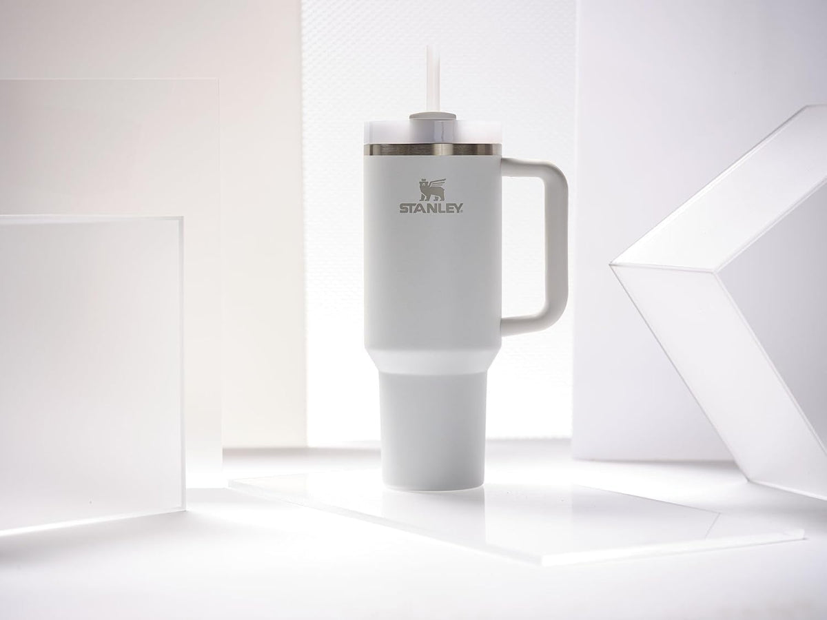 STANLEY Quencher H2.0 40oz dishwasher safe for easy cleanup.