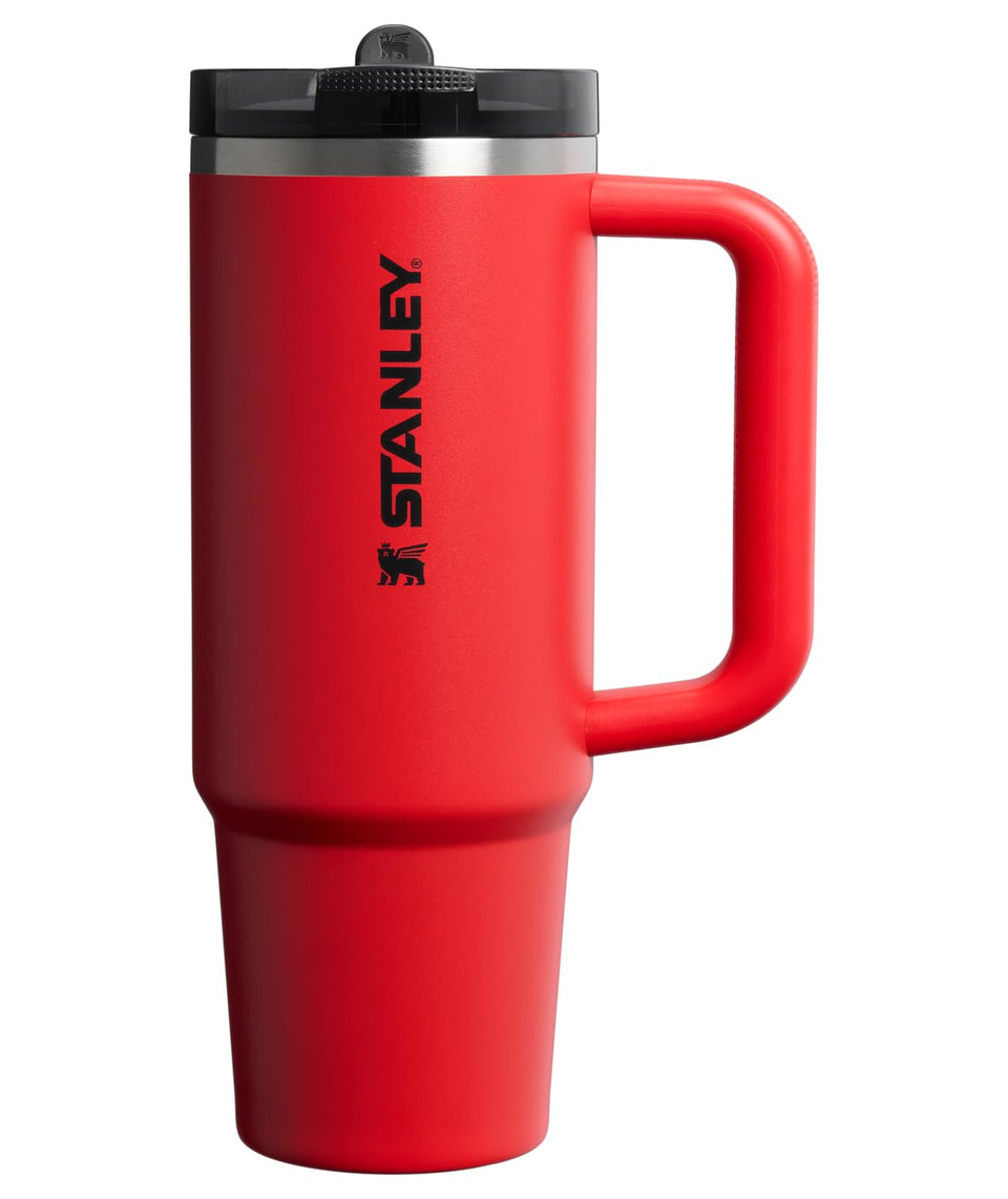 STANLEY Quencher ProTour with flip-straw-lid for leakproof sipping on the go.