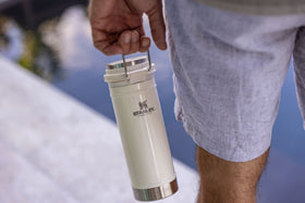 Leakproof lid design prevents spills during travel