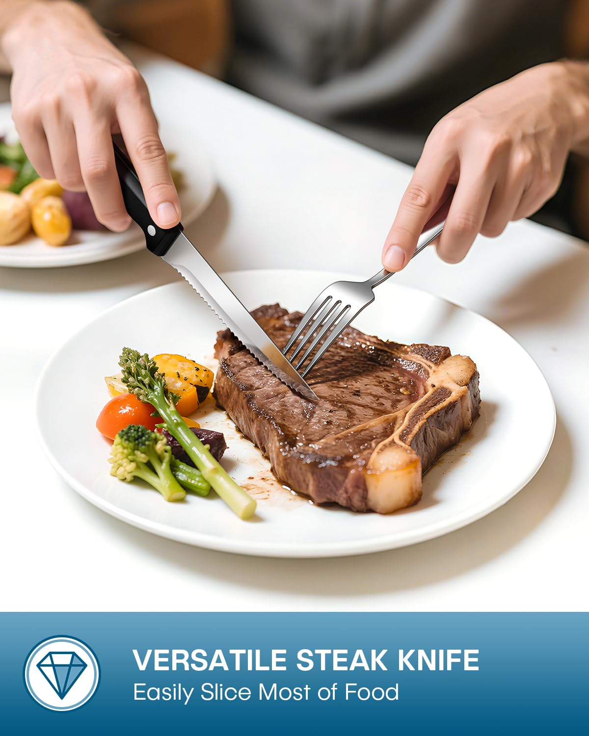 Stapava dinner spoons with balanced grip for comfortable dining.