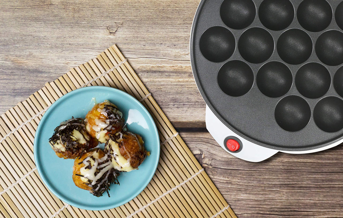StarBlue Takoyaki Maker nonstick surface reduces sticking and easy turning.