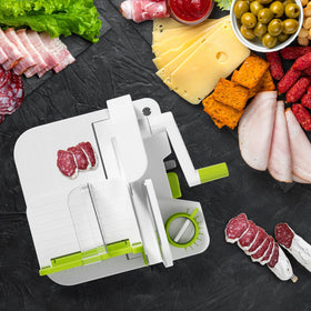 Starfrit Deli Slicer bread slice detail highlights versatile bread cutting.