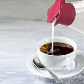 Starfrit Dripless Dispenser 600 ml capacity fits maple syrup can for family use.