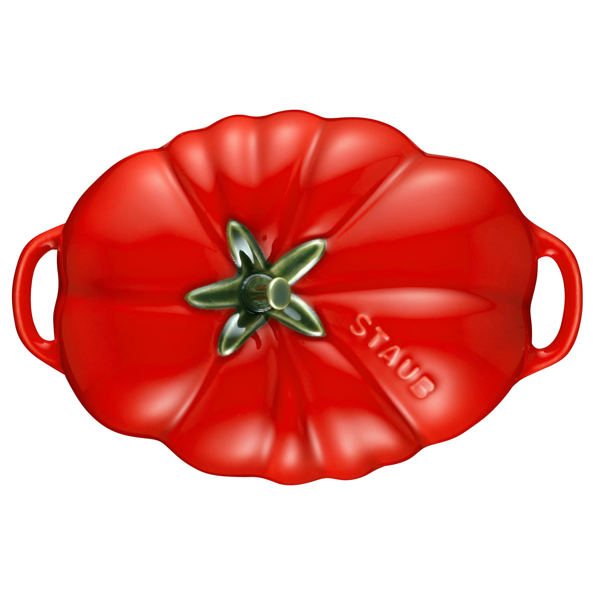 STAUB high-polished rim protects surfaces during presentation.