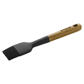 STAUB pastry brush with BPA-free silicone for even glaze application and high-heat versatility.