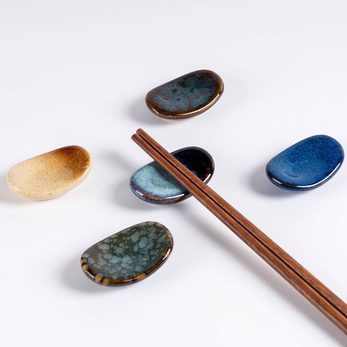 STE-CER Japanese chopstick rest provides stable support for daily dining.