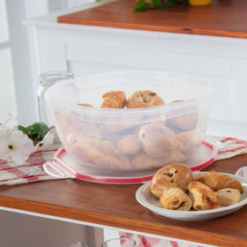 Sterilite Ultra-Seal 8.1 Qt bowl stack demonstrates space-saving design