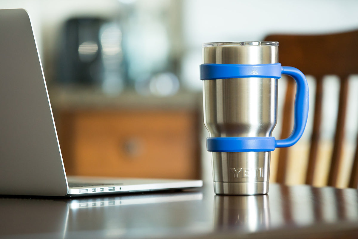 STRATA CUPS royal blue finish adds vibrant style to your tumbler.