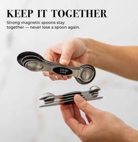 STYLED SETTINGS leveler helps you level dry ingredients for precise measurements.