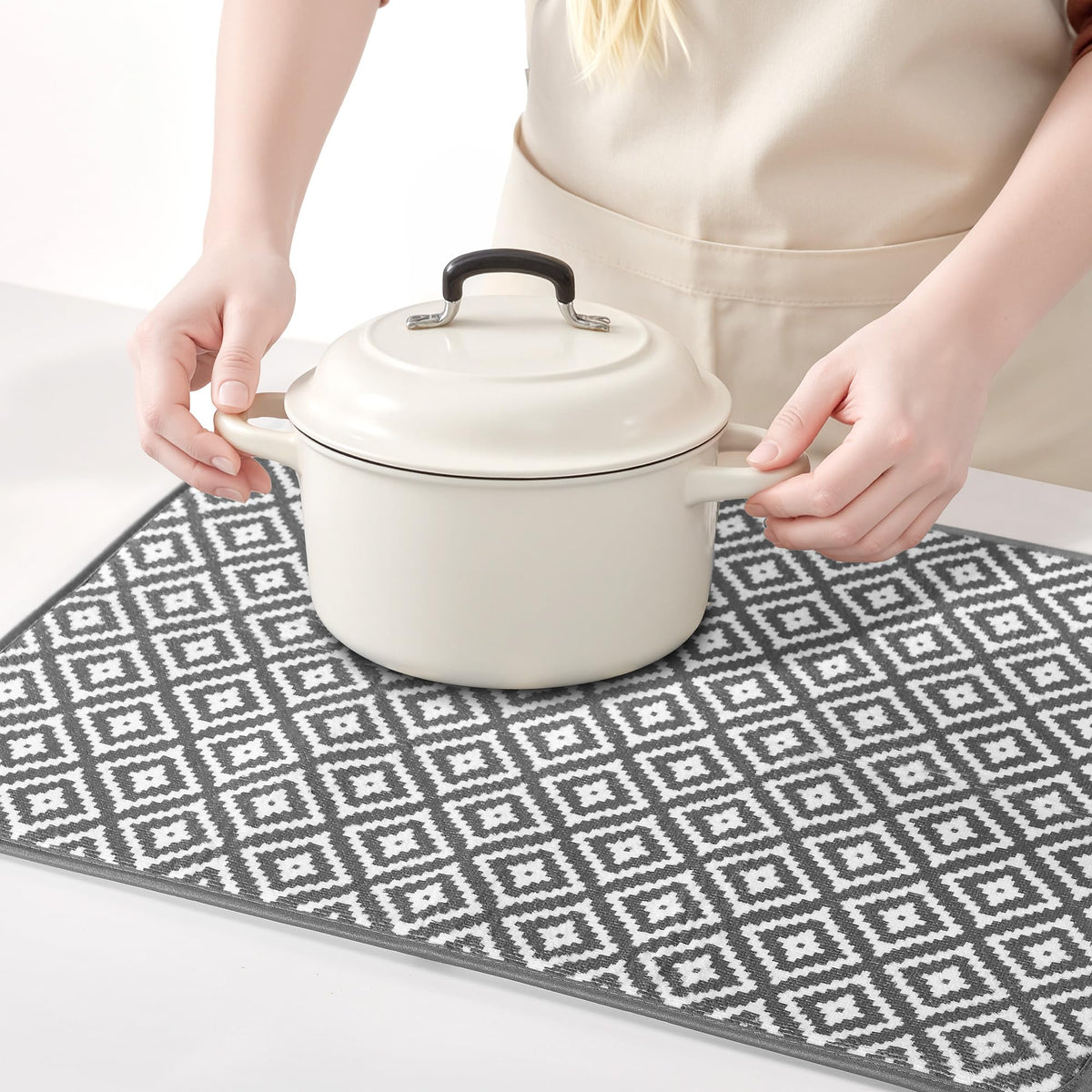 Subekyu hanging design allows air-drying to extend mat life