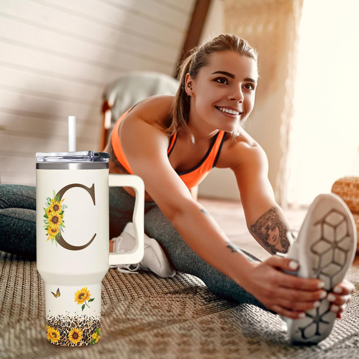 SUFAVN sturdy handle design tumbler promotes easy sipping on-the-go