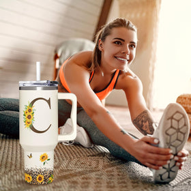SUFAVN sturdy handle design tumbler promotes easy sipping on-the-go