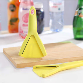 Sukiise device features durable plastic body and metal teeth for long life.