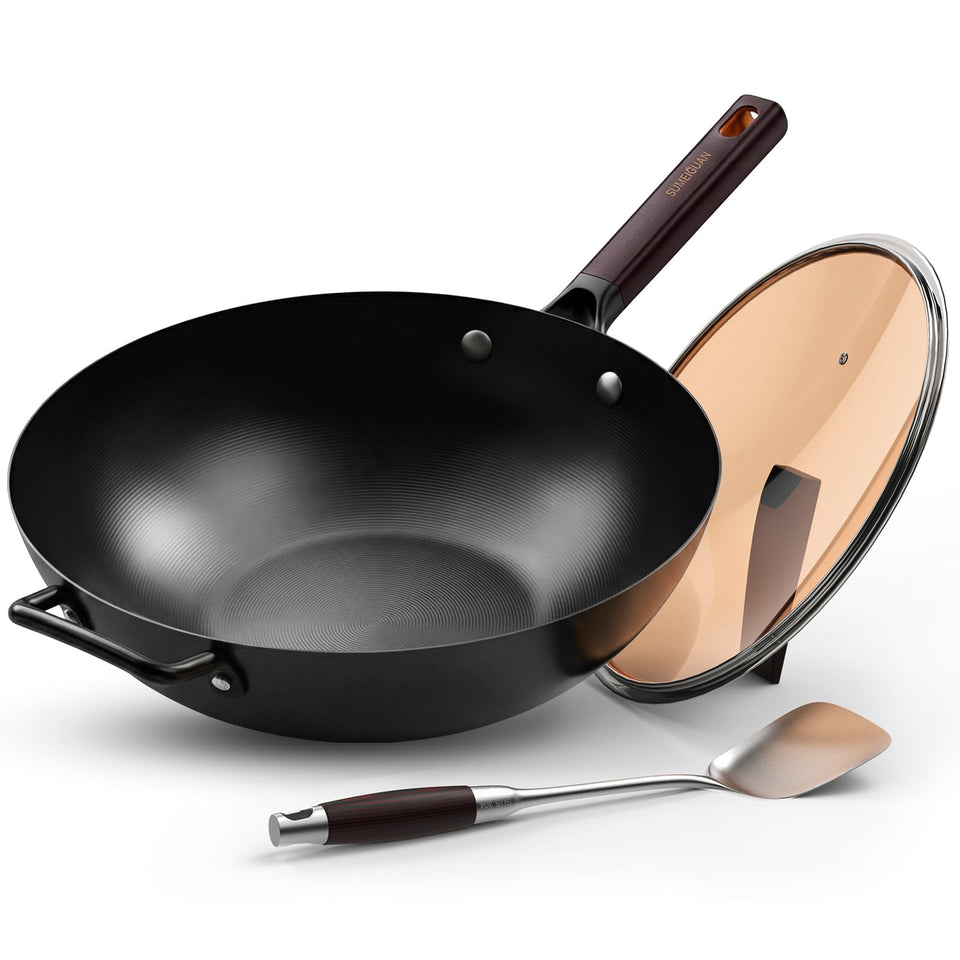 SUMEIGUAN 13.5-inch wok with flat base for stable, even heating.
