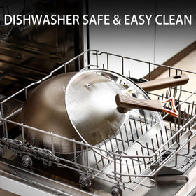SUMEIGUAN dishwasher-safe titanium wok cleans up after family meals.