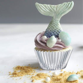 Sumind fuchsia foil cupcake liners offer bold color for party desserts and presentation