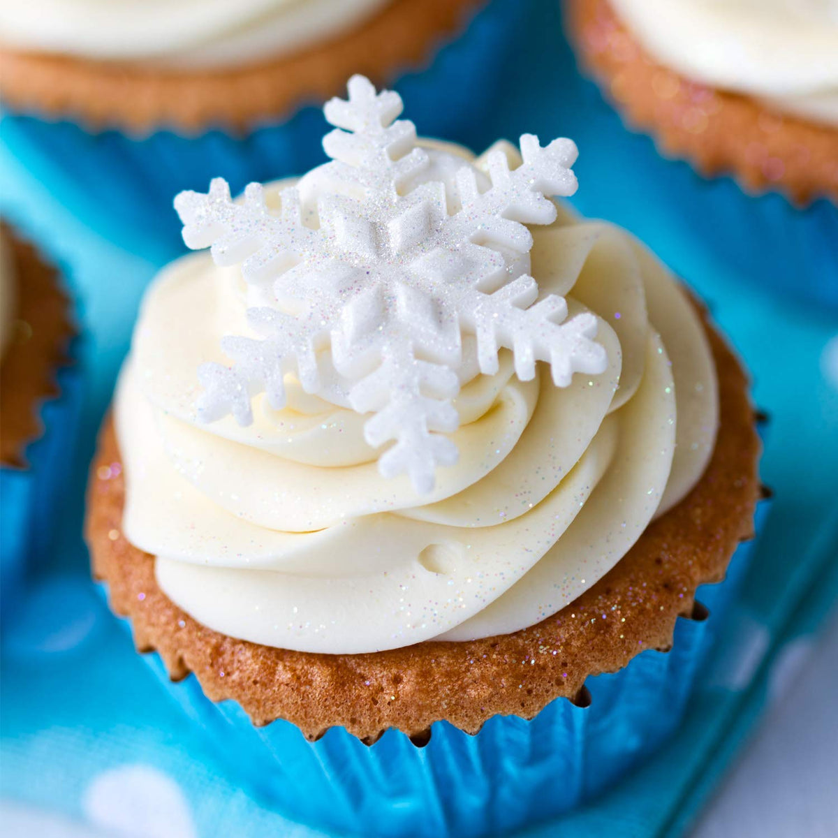 Sumind rose-gold foil cupcake liners add glam while handling high-temperature baking