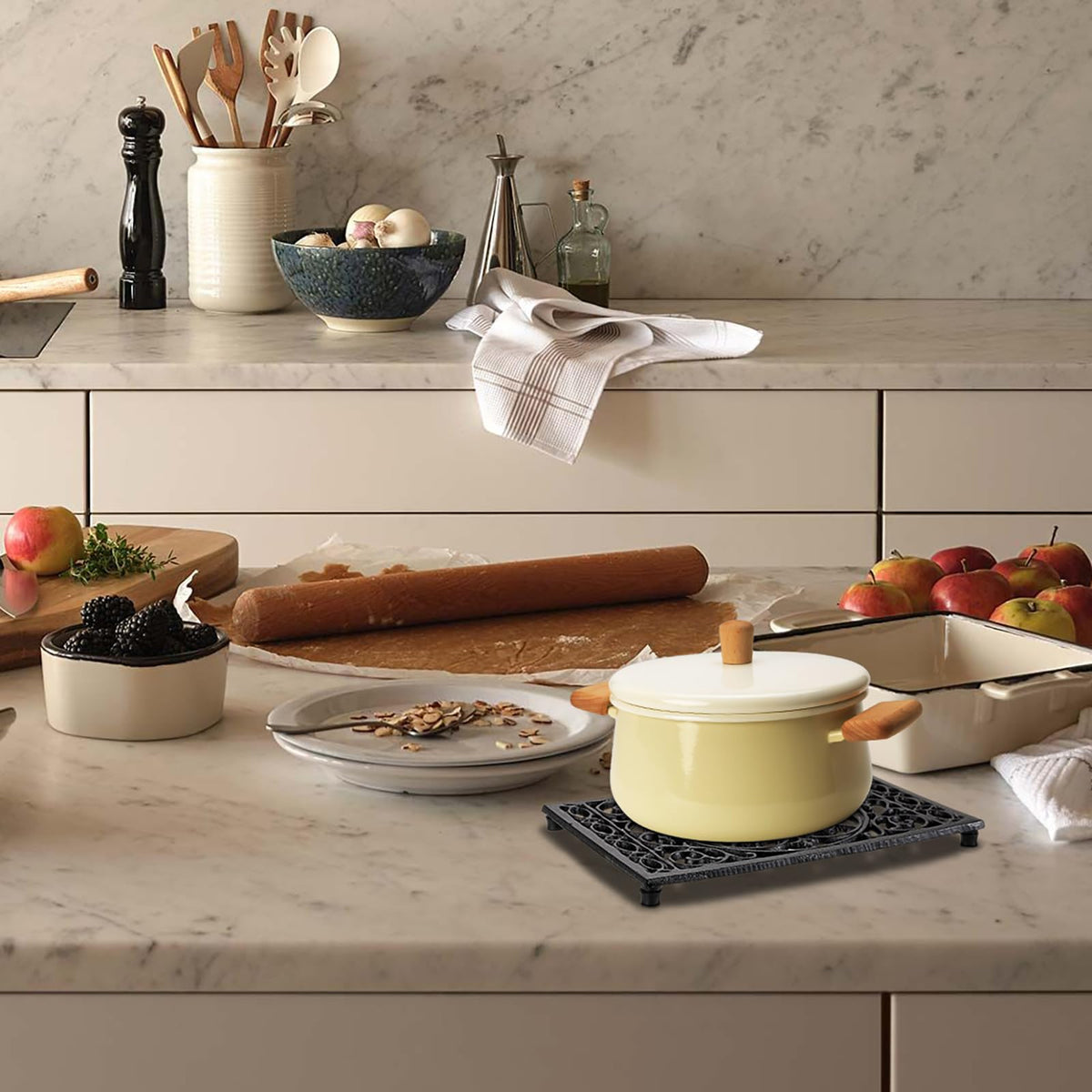 Sumnacon heat-resistant trivet with rustic finish supports hot pots and pans
