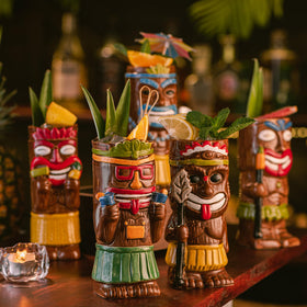 Sun Gkotta pineapple drink serve – vibrant luau vibes for beachside gatherings.