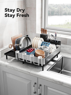 SUNLY fingerprint-resistant finish stays clean on busy countertops