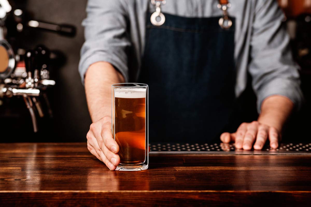 Sun's Tea freezer-safe glass tumbler preserves cold drinks longer.