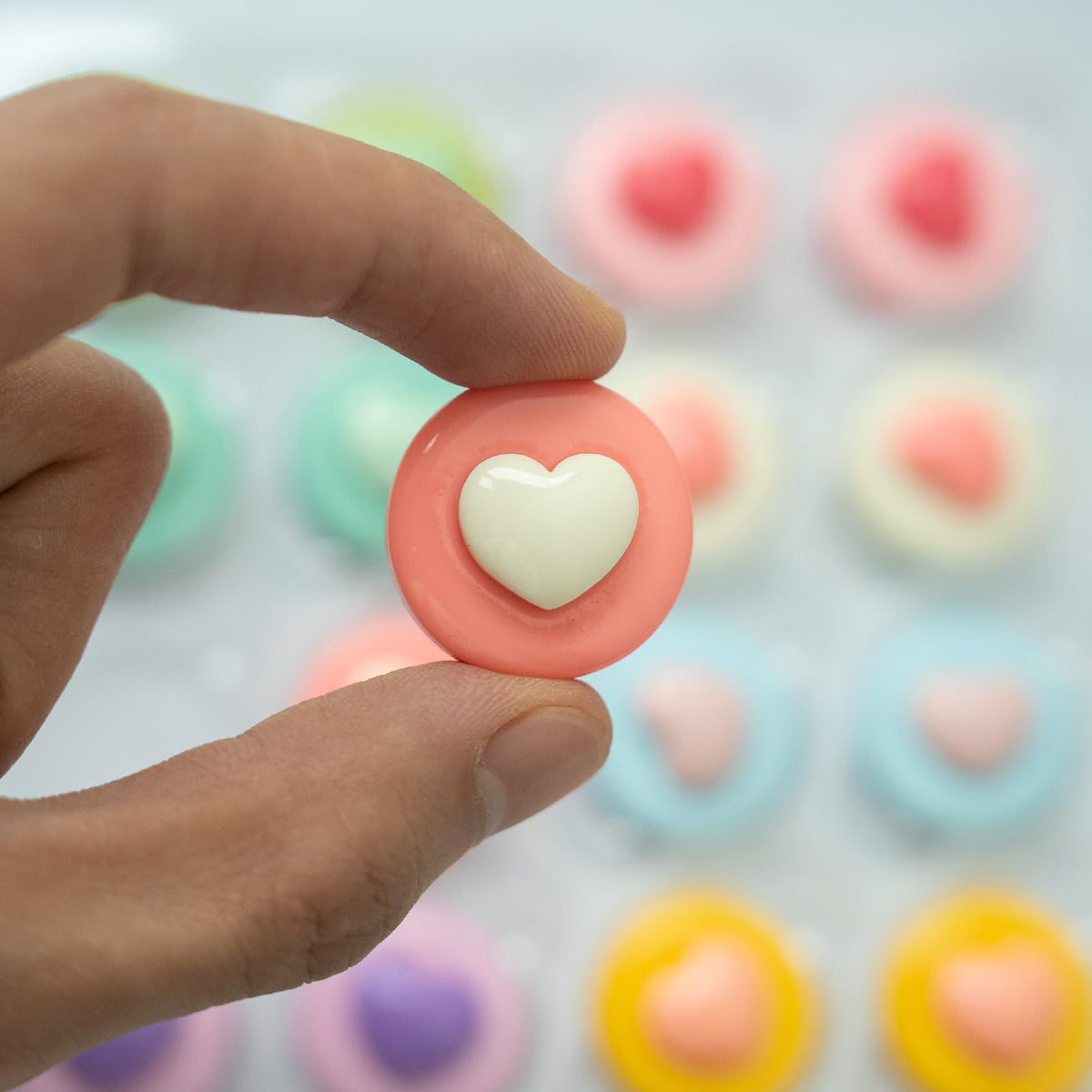 SUNURS 3D heart-shaped magnets with vibrant finish ideal for whiteboards