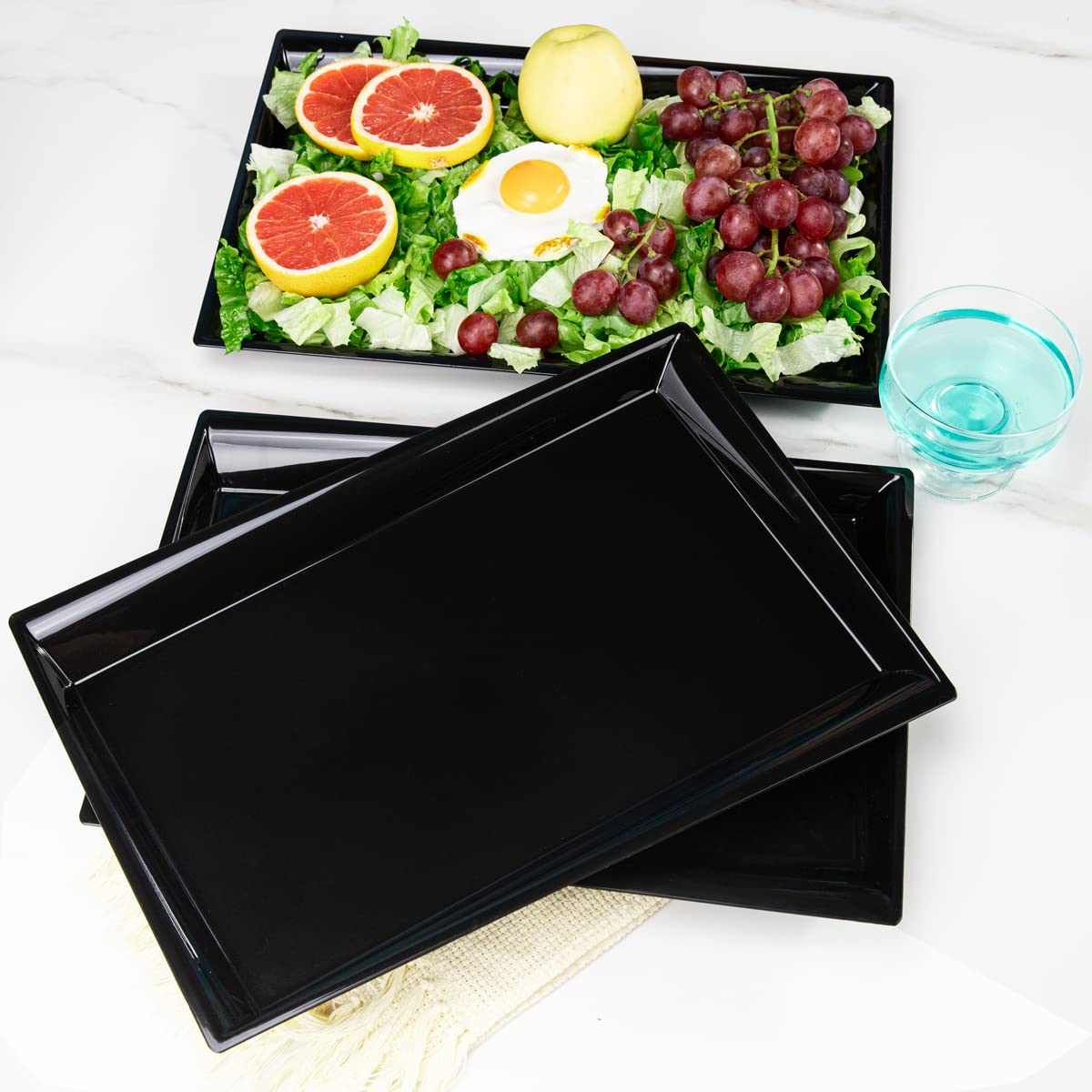 Supernal not microwavable tray, suited for room-temperature servings.