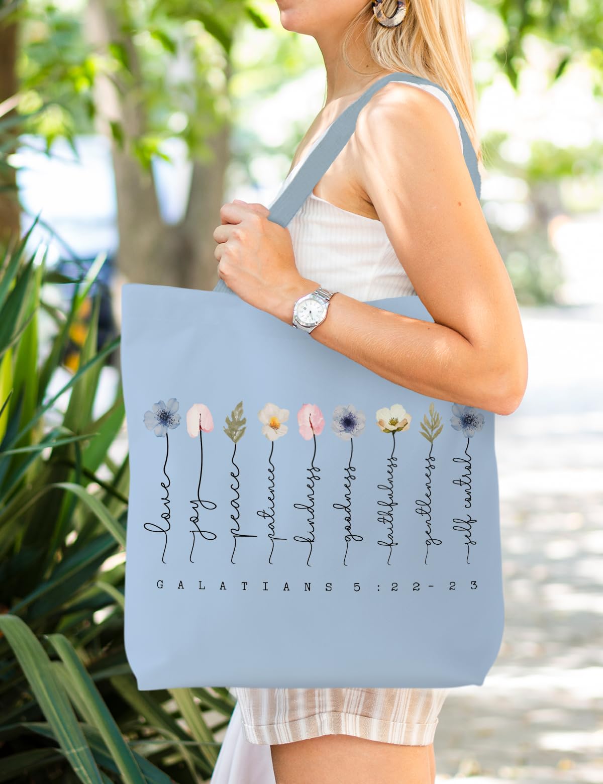 Supwhd tote interior pocket keeps keys and small items organized.