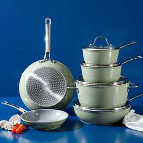 Sur La Table oven-safe to 450°F Dutch oven highlights bake-ready versatility.