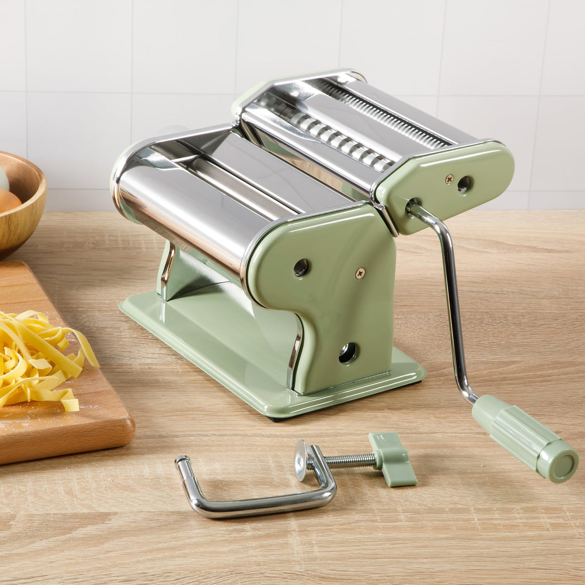 Sur La Table Va Bene hand crank assembly remains stable while rolling dough.
