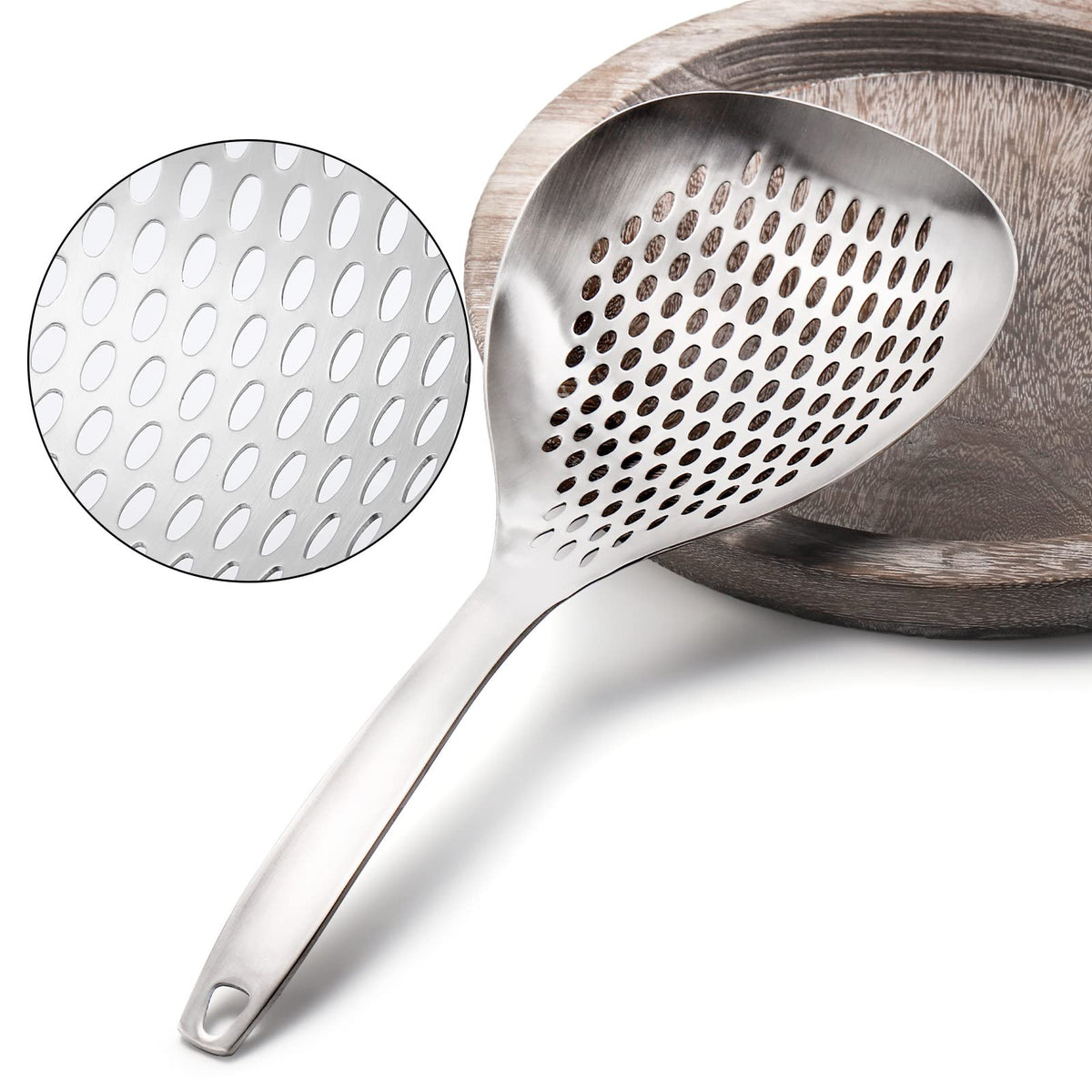 Suwimut ergonomic-handle skimmer for a comfortable grip during cooking.
