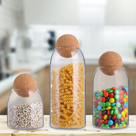 Suwimut airtight glass jar set keeps herbs fresh and dust-free.