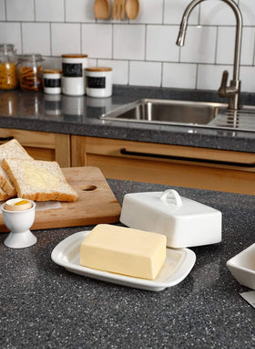 Sweese dust-cover keeps butter pristine between uses for anytime spreading