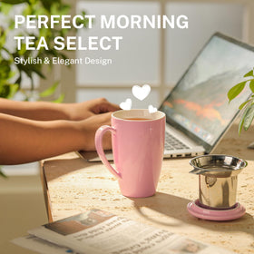 Ergonomic, cool-to-touch handle for comfortable sipping.