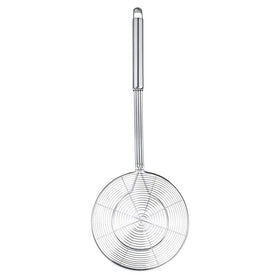 Long-handle detail of Swify spider strainer for safe lifting.