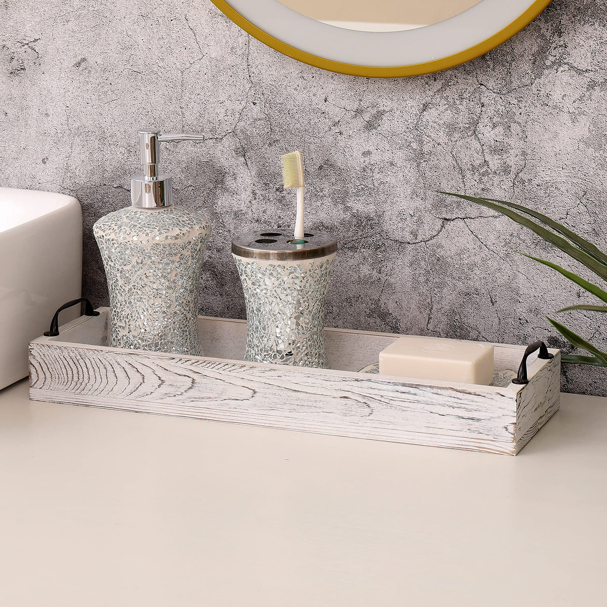 SWT8CAI serving tray makes a thoughtful gift for birthdays and holidays