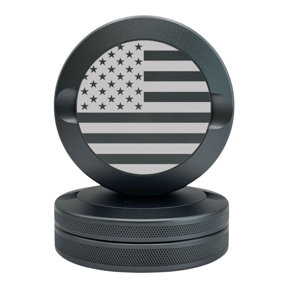 Syn Tin America three-segment design for compact, organized transport.