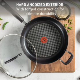 Thermo-Spot indicator at center shows preheat readiness for even cooking.
