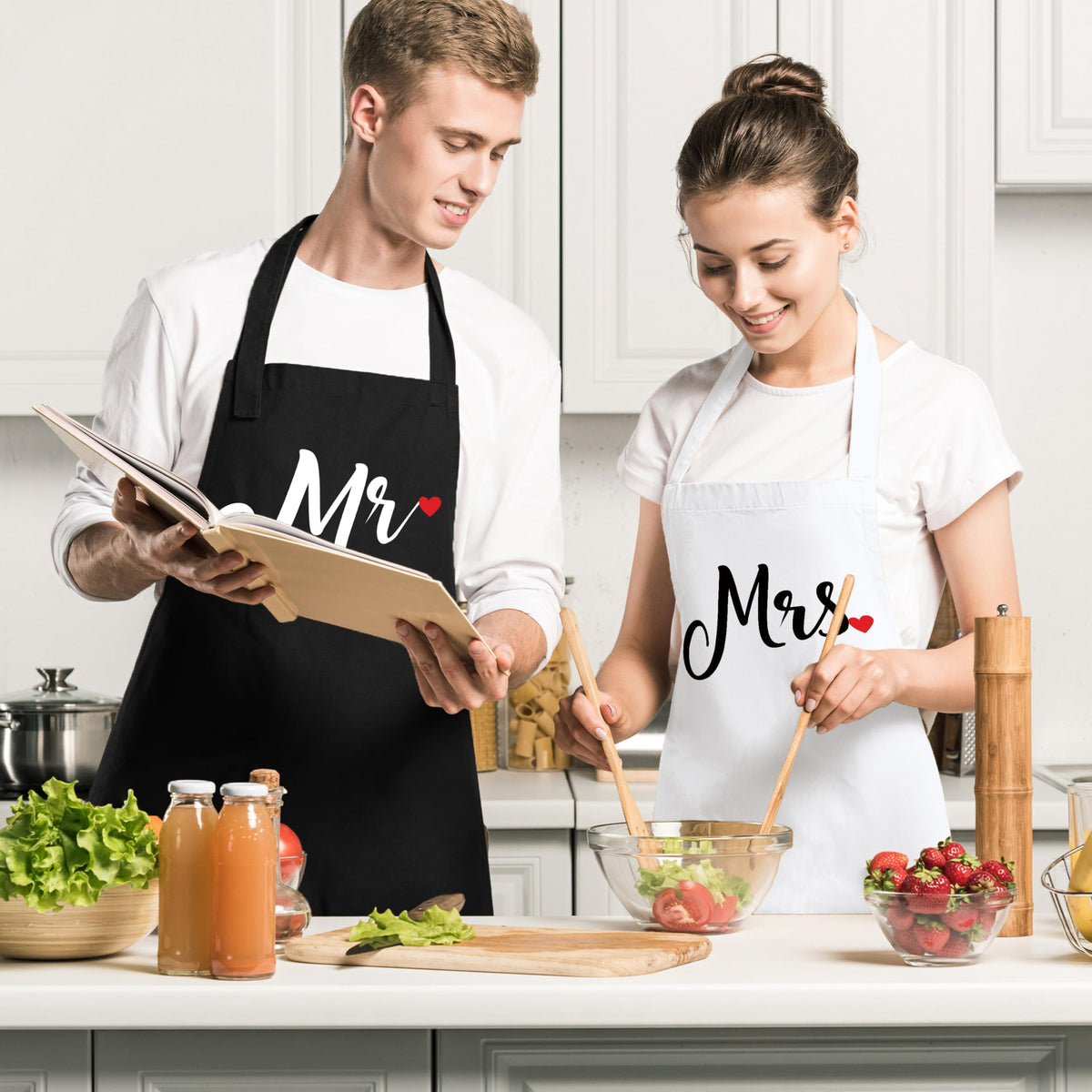 Taesun Mr Mrs waterproof apron for couple cooking sessions