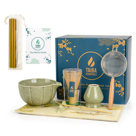 Taiba Essentials matcha bowl with spout enables precise pouring and smooth whisking.
