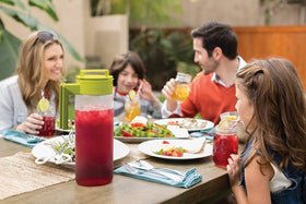 Takeya Flash Chill lid, airtight and spill-proof for fresh tea and mess-free transport.