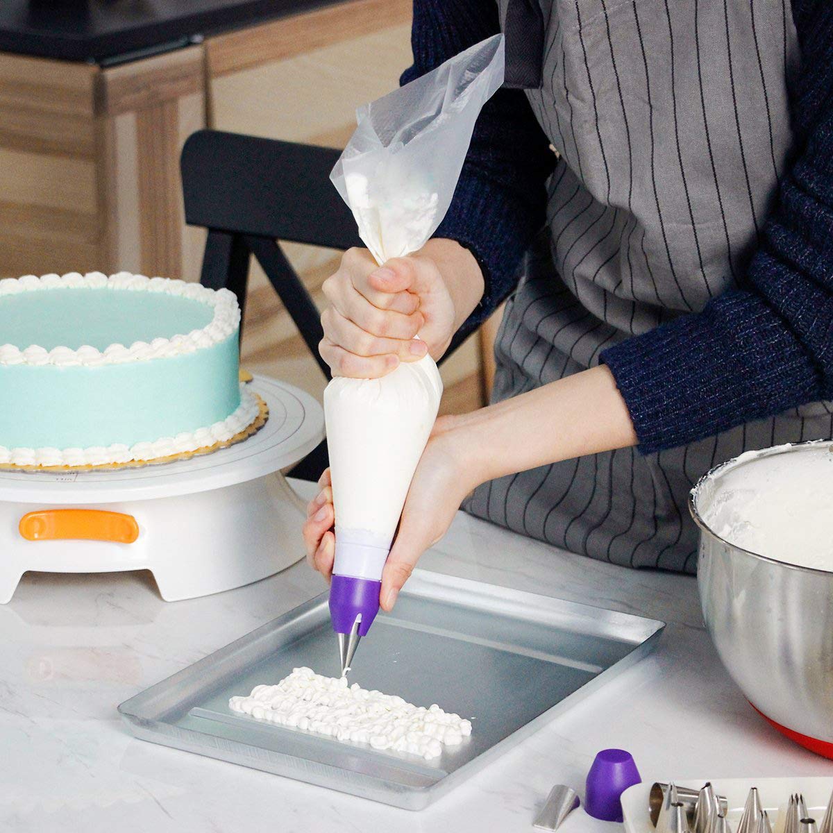 Tamodan royal icing piping bags offering durable control for smooth finishes