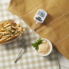 Taylor adjustable pan clip keeps thermometer secure while simmering or frying.
