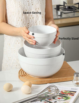 TEAKISS 4.6qt mixing bowl ideal for large batches.