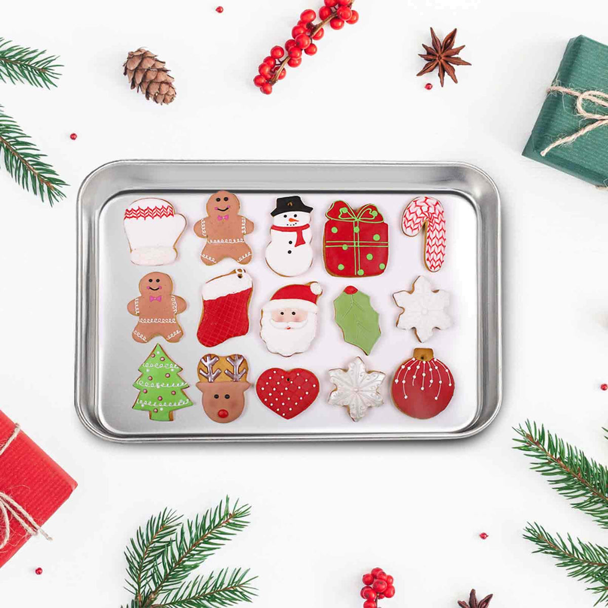 TeamFar deep-sided pan prevents spills during roasting in compact ovens.